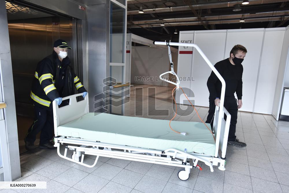 Reserve hospital, BVV Exhibition Centre Brno, adjustable hospital beds, bed