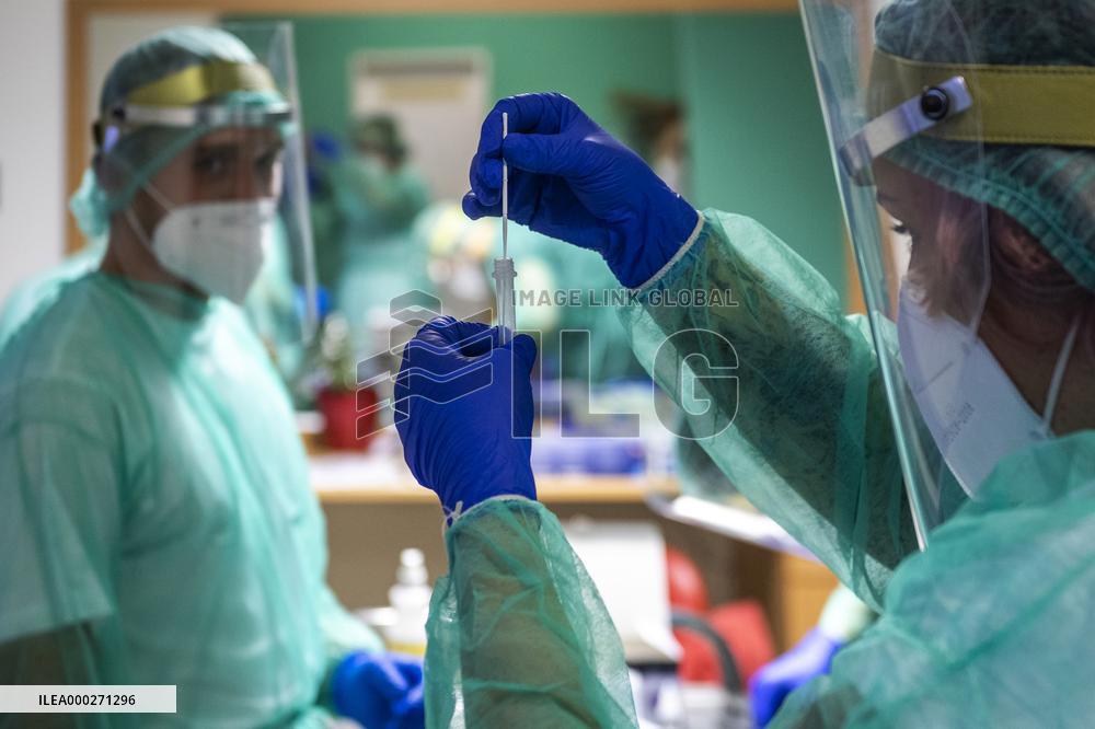 comprehensive testing for COVID-19 disease in retirement home, test, tests, sample