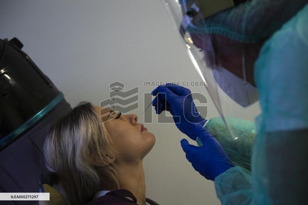 comprehensive testing for COVID-19 disease in retirement home, test, tests, sample
