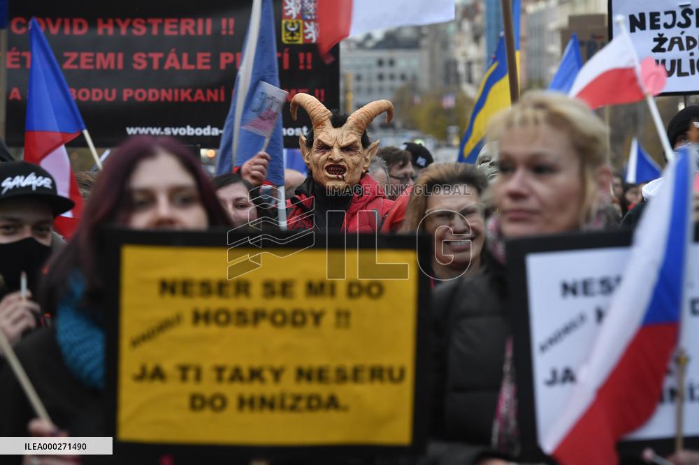 Protest, demonstration government anti-epidemic measures, state of emergency