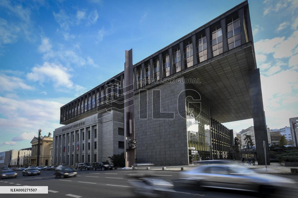 Sculpture Flame in memory of student Palach unveiled in Prague