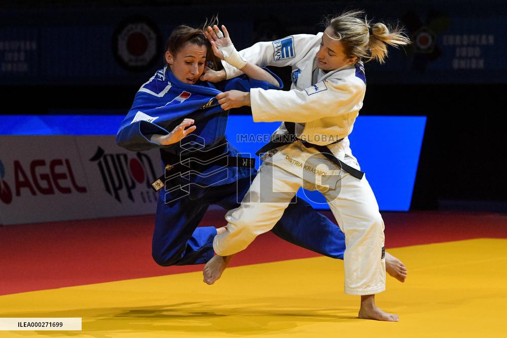 Distria Krasniqi, Melanie Clement