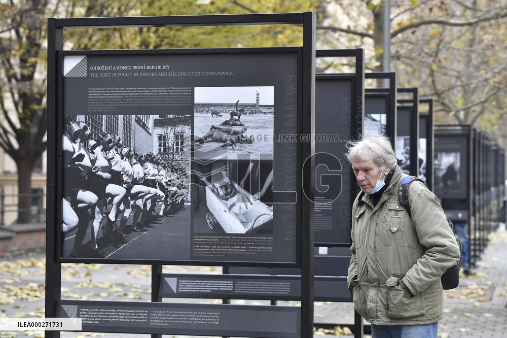 Photo exhibition Undesirable Moments, photo manipulation