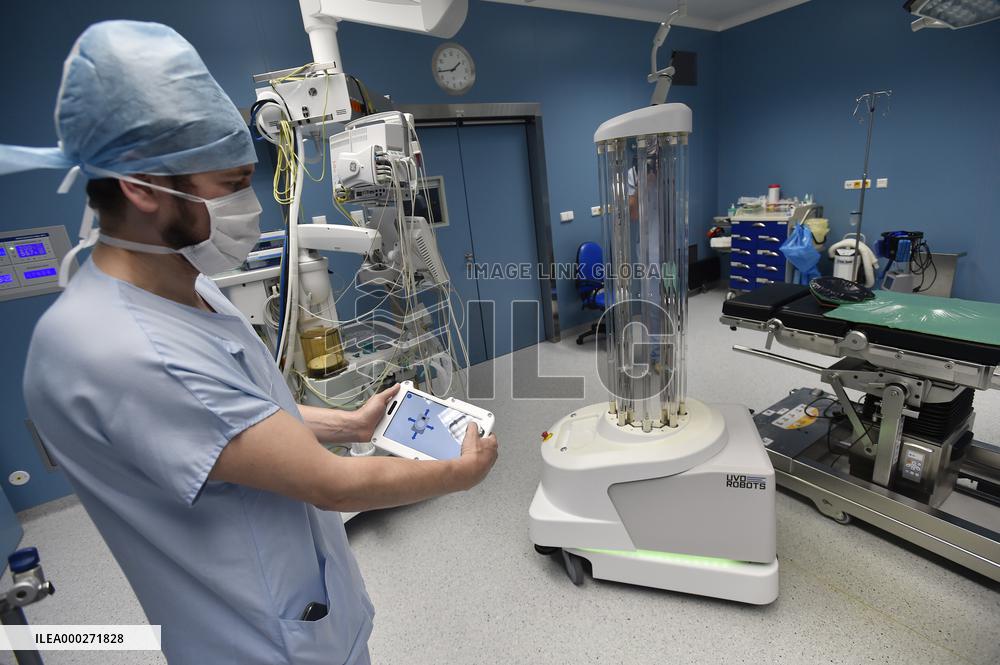 NODIR RAHMONOV, UVC Disinfection Robot, UV sterillization lamps, disinfectant spray module, against coronavirus, Sainte-Anne Hospital Center, Brno
