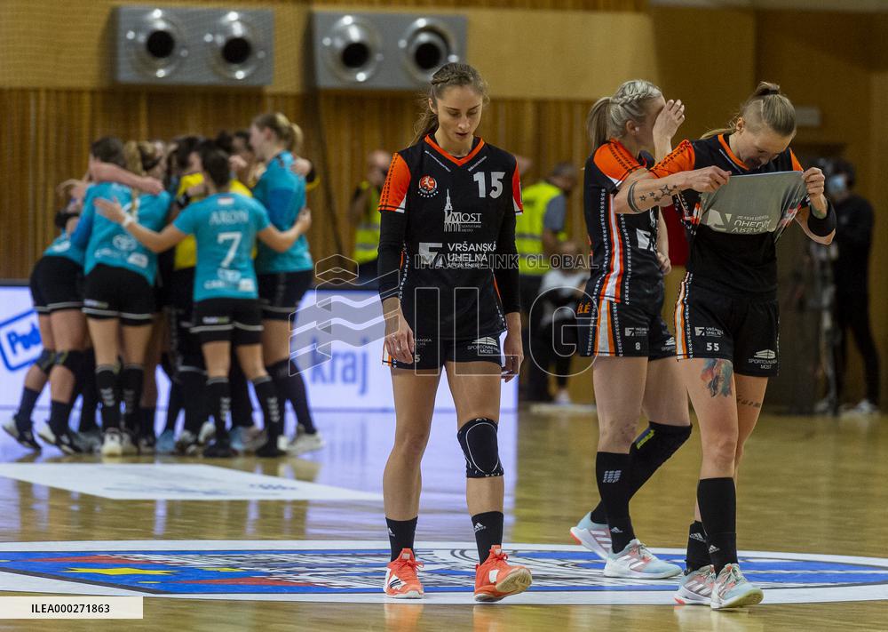 Jana Sustkova, Michaela Borovska, Petra Manakova