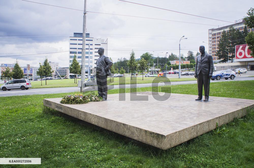 The Statues of Tomas and Jan Antonin Bata, monument, memorial, Zlin
