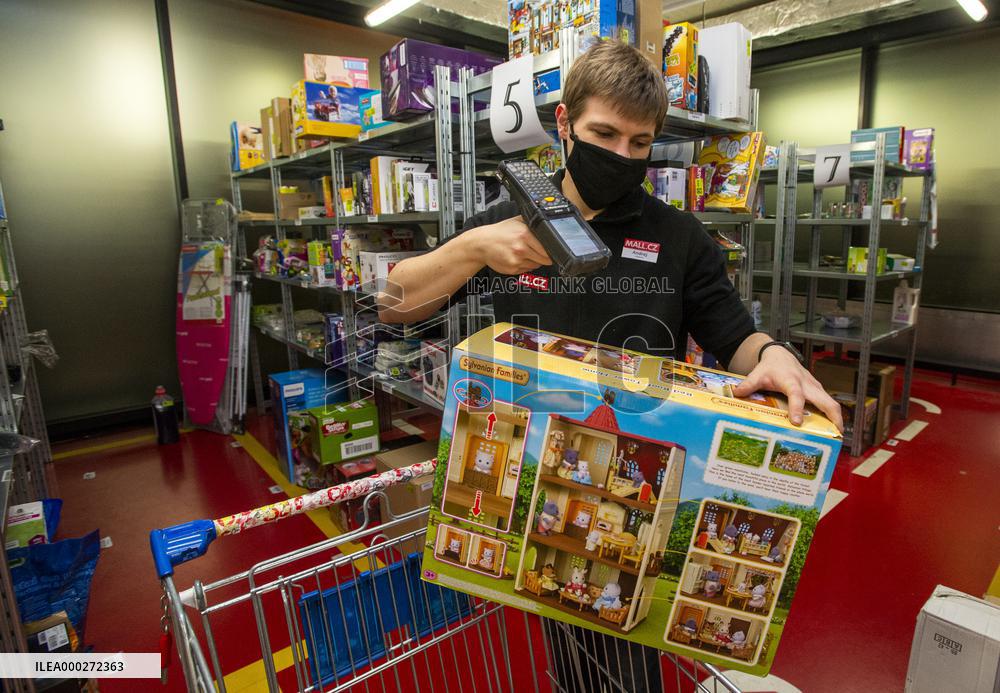 Seller, MALL.CZ, shop, Prague, online shopping