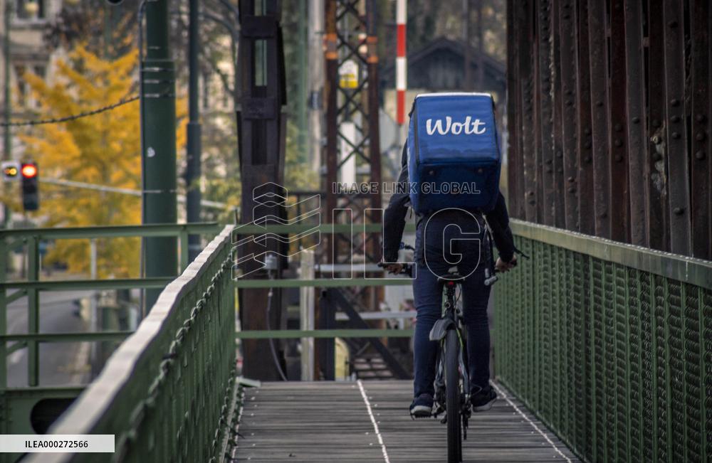 Wolt, courier