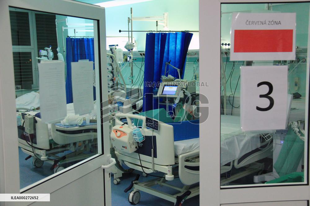 University Hospital Kralovske Vinohrady, department of anesthesiology and resuscitation for patients with COVID-19 disease, medical staff, protective clothing, suit, healthcare professionals, breathing mask, filter