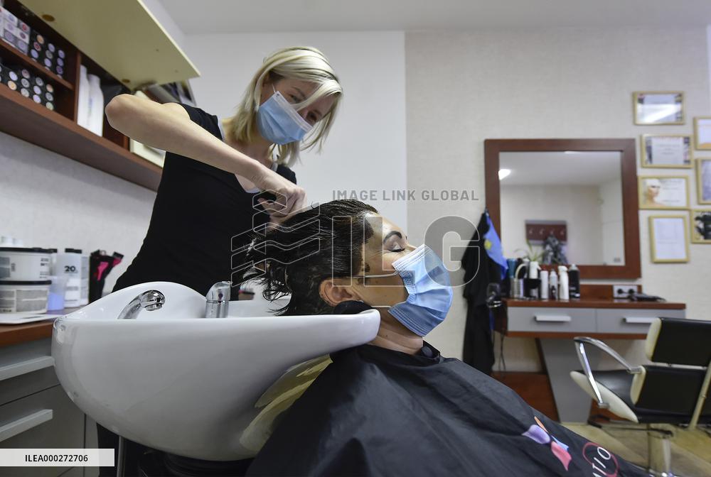 Hair Salon, Hairdresser, face mask