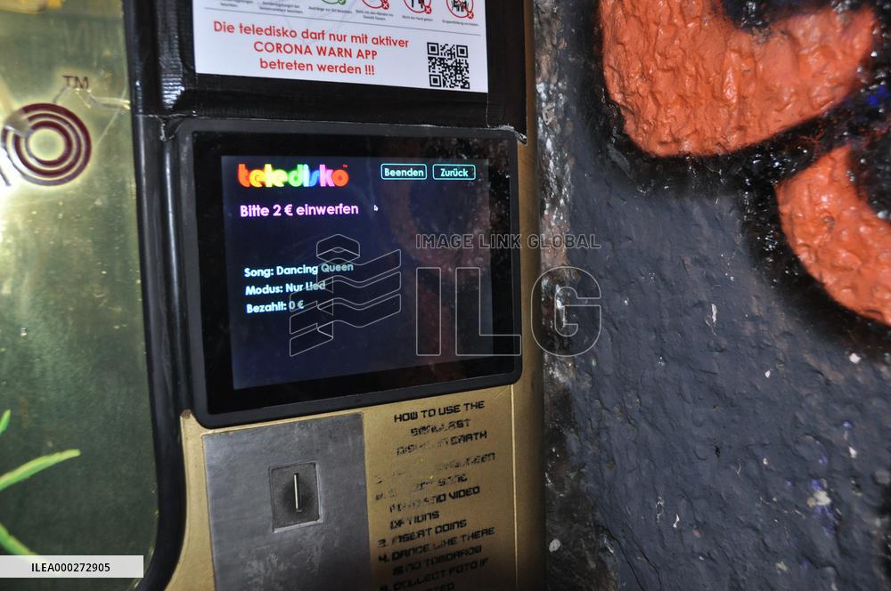 teledisko, automatic disco, the smallest dance floor in the world