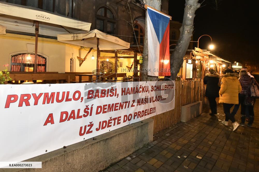 Restaurant Hospudka u veselyho mandlu, Teplice, protest, corona, covid-19 virus government rules