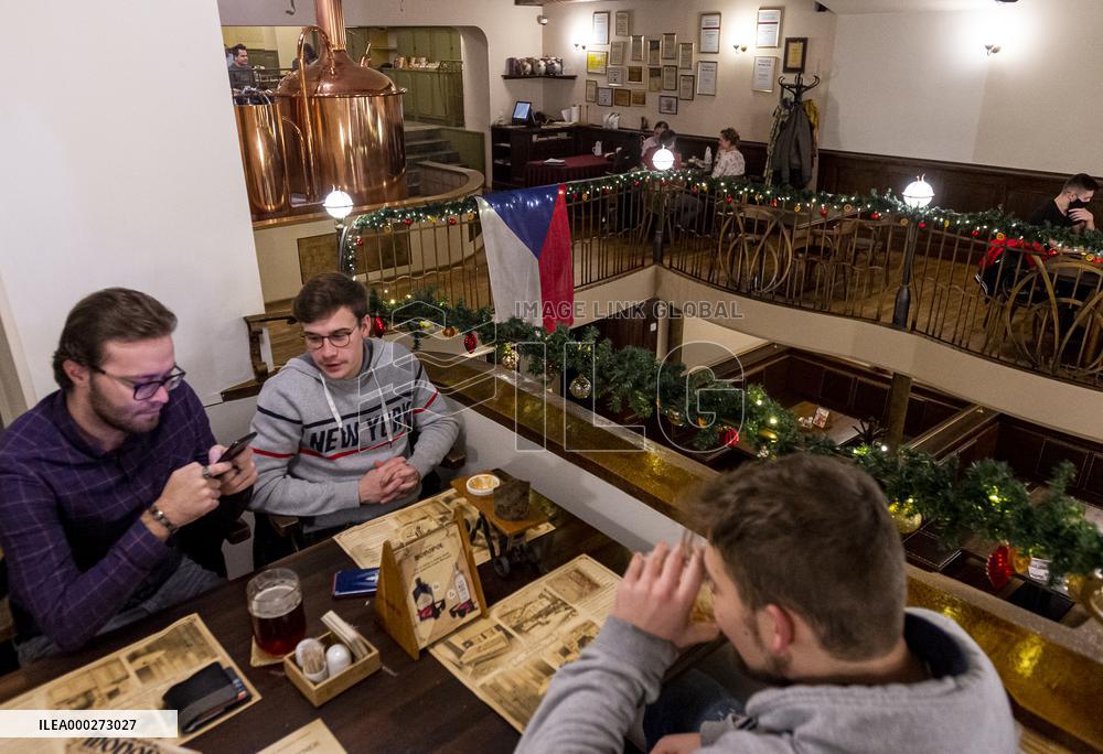 Restaurant and brewery Monopol, Teplice, protest, corona, covid-19 virus government rules