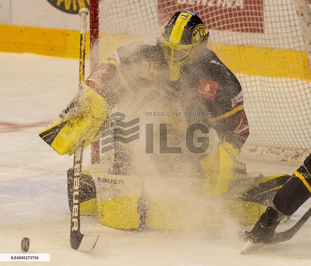DENIS GODLA, hokejista, sportovec