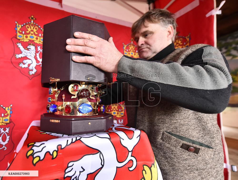replica of the Czech royal crown, gift to the Austria-based grandson of Charles I