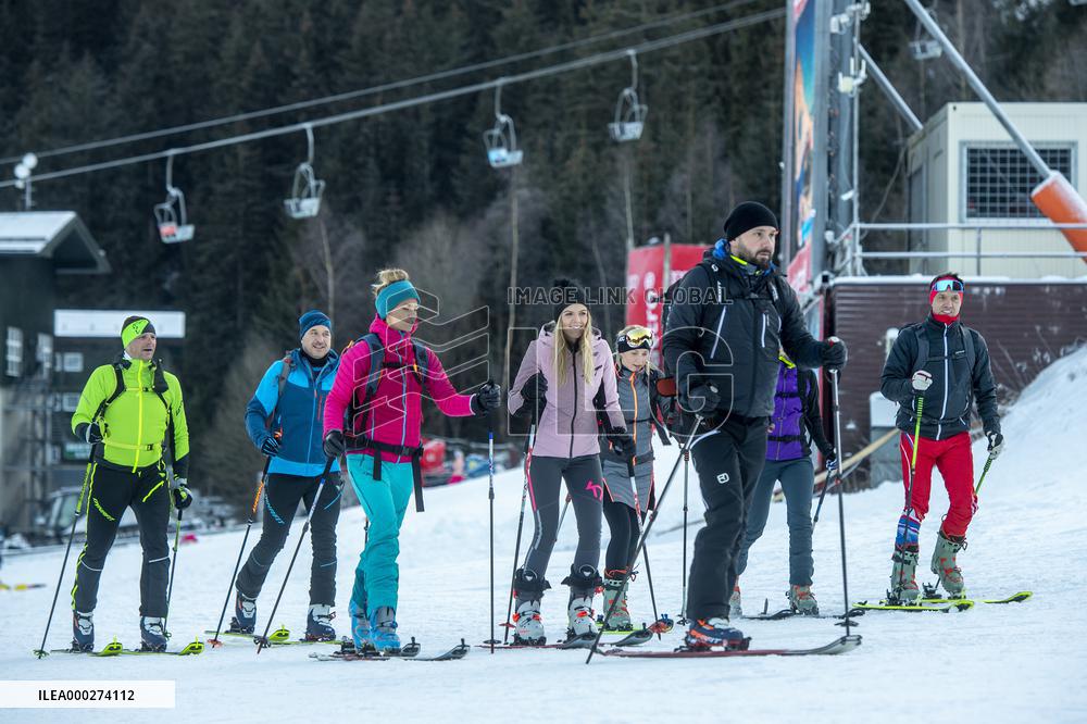 People, children, sun weather, snow, mountain, ski-areal Svaty Petr, Spindleruv Mlyn