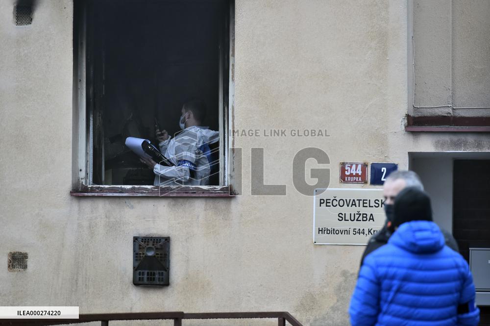 Woman dies in fire in senior home in North Bohemia