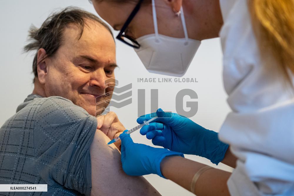 Vaccination against coronavirus, Czech Republic, syringe, senior