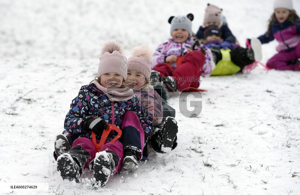 children sledding, child, sled