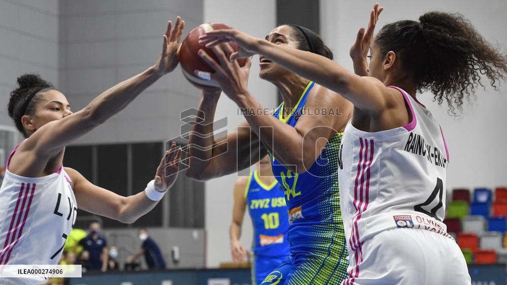 Ingrid Tanqueray, Brionna Jones, Nayo Raincock-Ekunwe