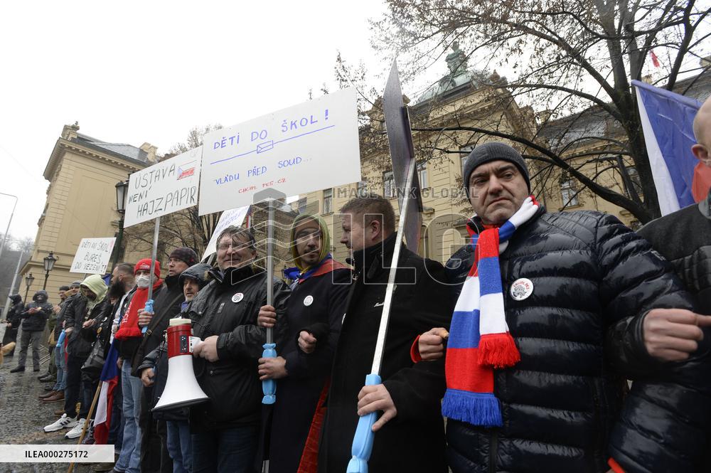 Some 50 protesting against anti-COVID rules outside Government Office