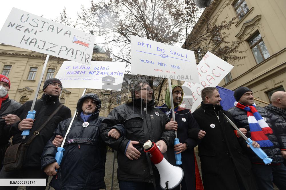 Some 50 protesting against anti-COVID rules outside Government Office