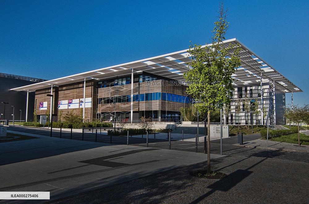 ELI Beamlines - International Laser Research Centre