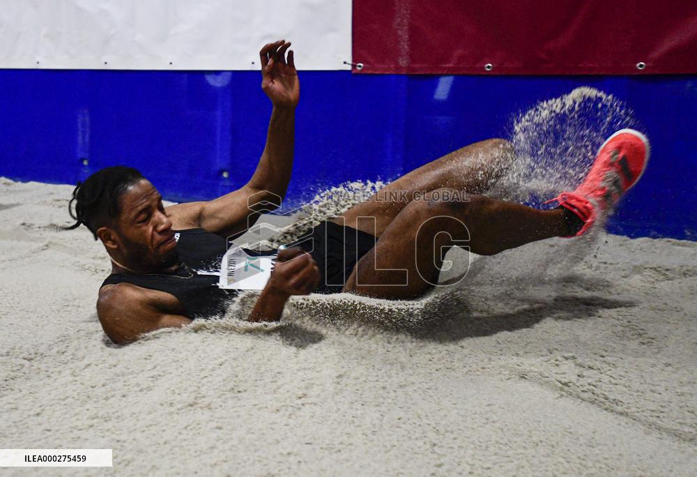 Reynold Banigo, Stars in Nehvizdy