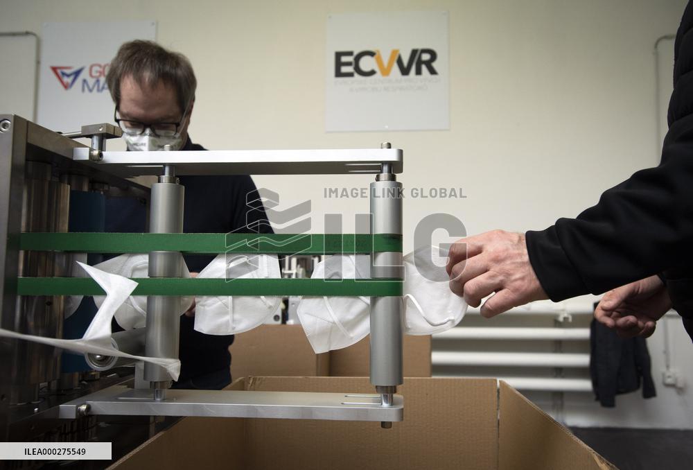assembly lines for respirators donated to the Czech Republic by Taiwan launched a trial operation