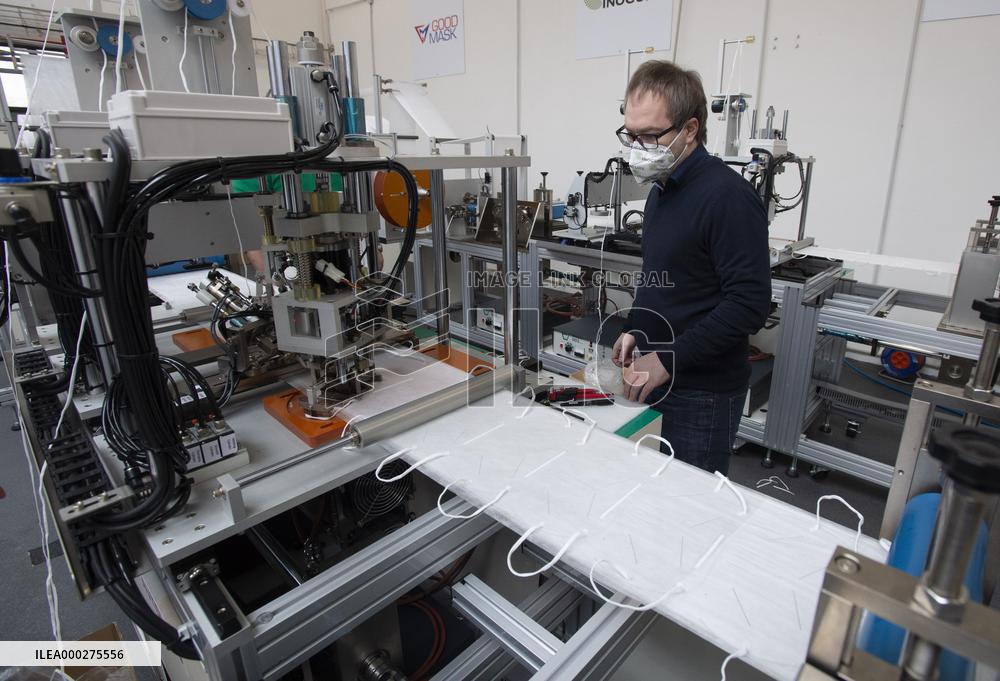 assembly lines for respirators donated to the Czech Republic by Taiwan launched a trial operation