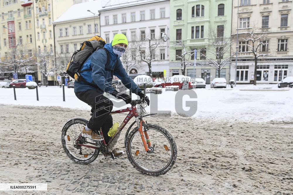 Prague, winter, snow, weather, people