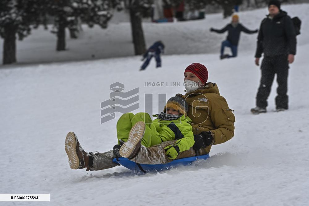 Prague, winter, snow, weather, people