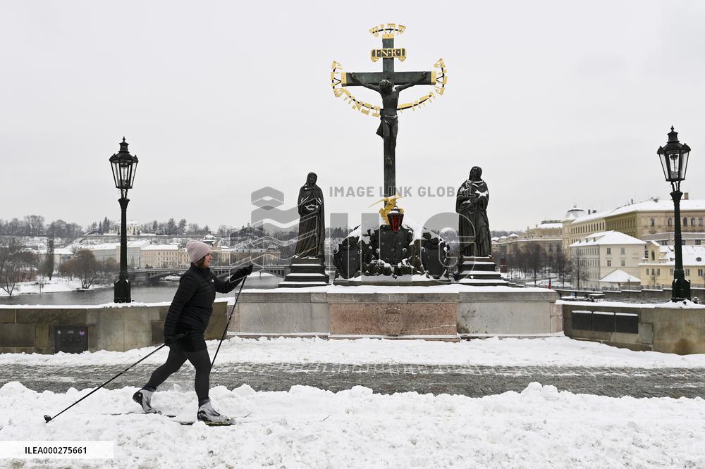 Prague, winter, snow, weather, people