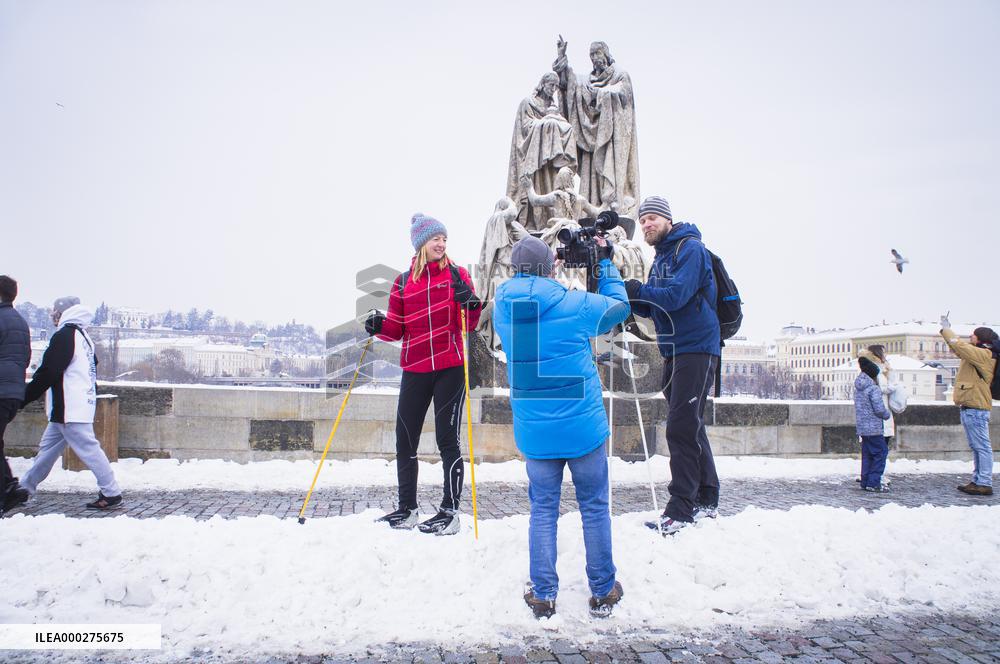 Prague, Charles Bridge, winter, snow, weather, people