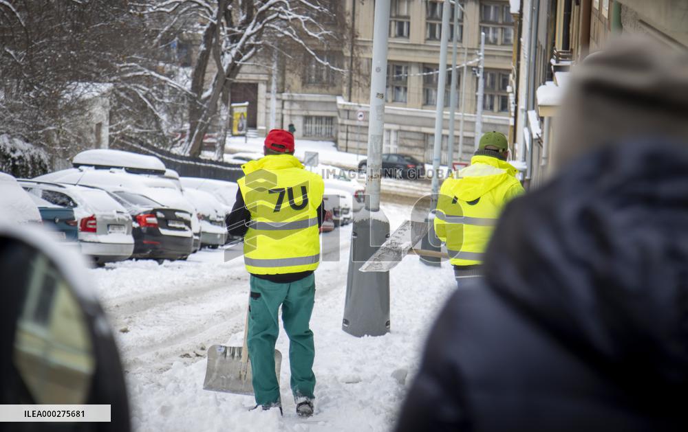 Prague, snow, utility, snow, pedestrian.