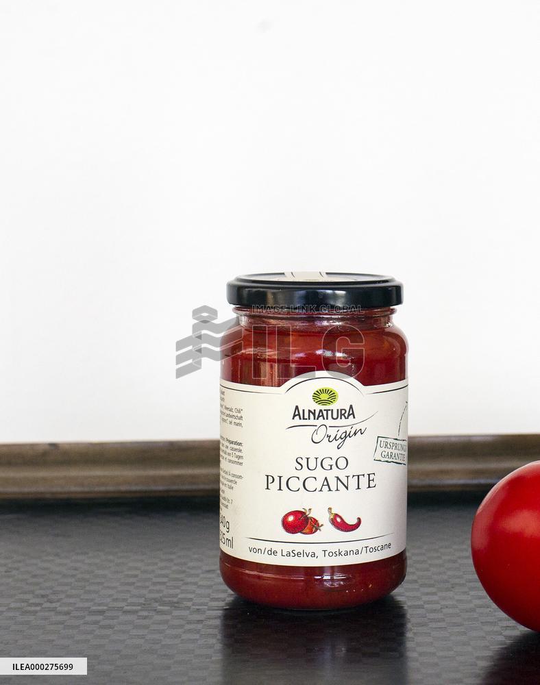 Still life, tomato sauce, tomato