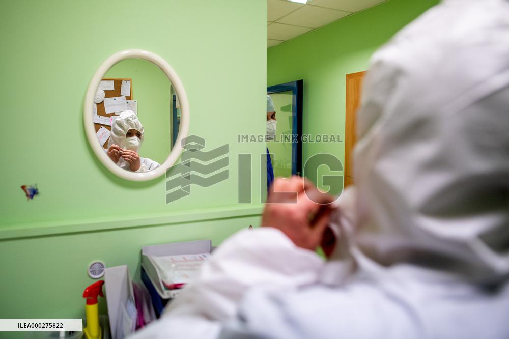 Department of anesthesiology and resuscitation for patients with COVID-19 disease in the Trutnov Hospital