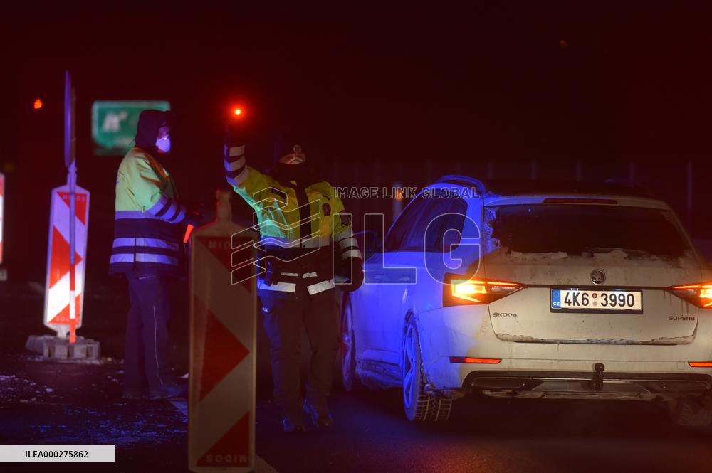 Police control, policeman, restricted movement, state of emergency, Czech Republic