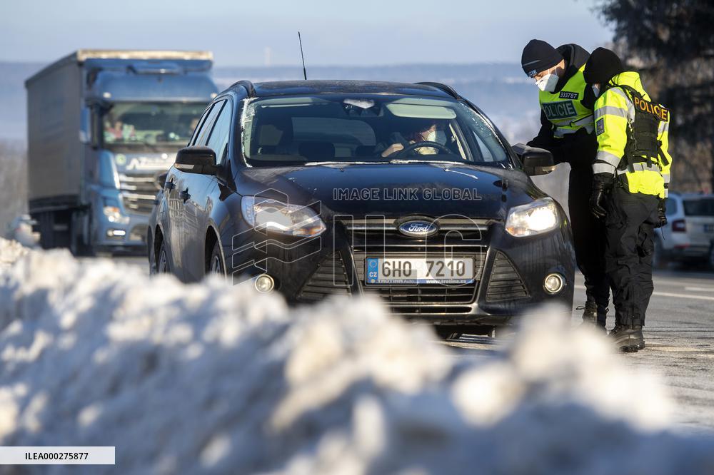 Police control, policeman, restricted movement, state of emergency, Czech Republic, Trutnov