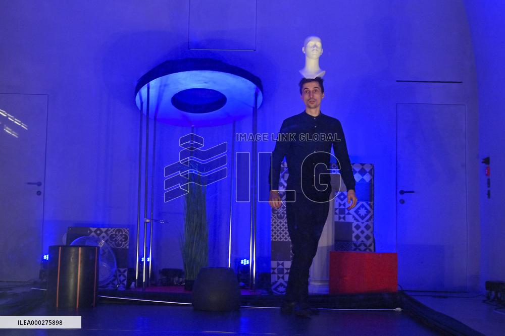 Filip Zahradnicky, festival Cirkopolis, Rasinovo embankment cells