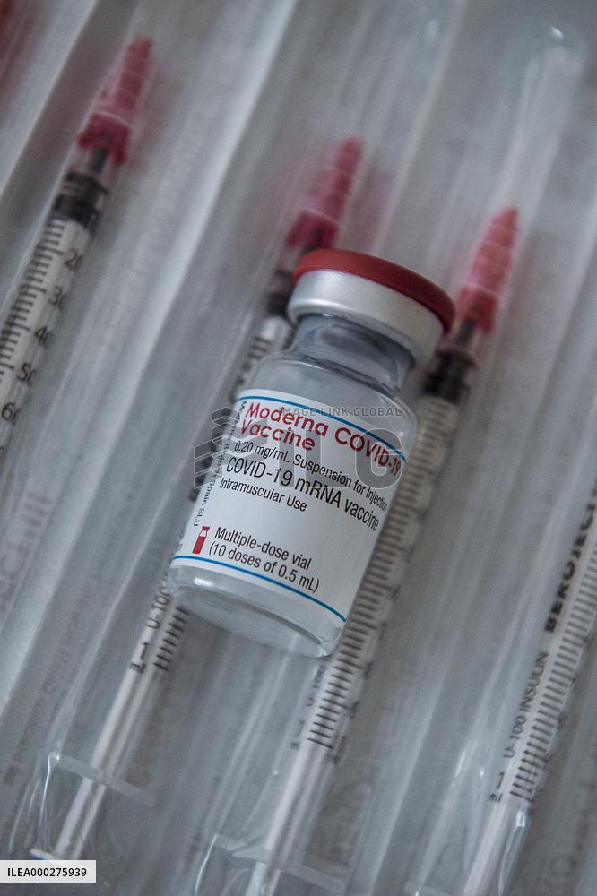 Moderna, vaccination, COVID-19, coronavirus