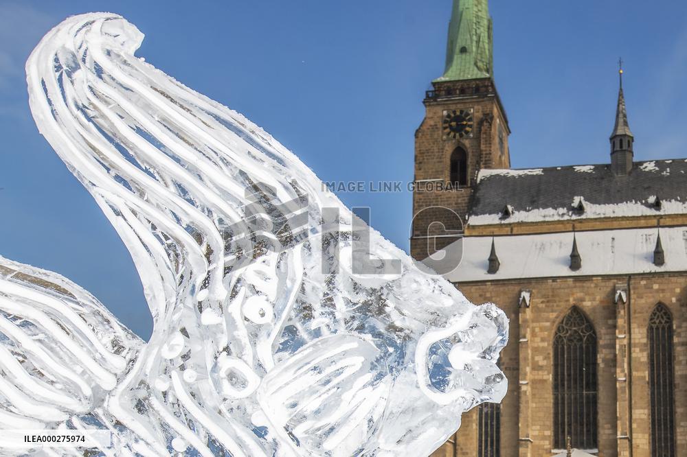 Ice sculptures in Pilsen, weather, winter, ice, snow