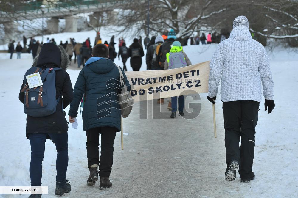 Saint Valentine march, Let Us Open the Czech Republic - Chcipl PES (PES/DOG Croaked)