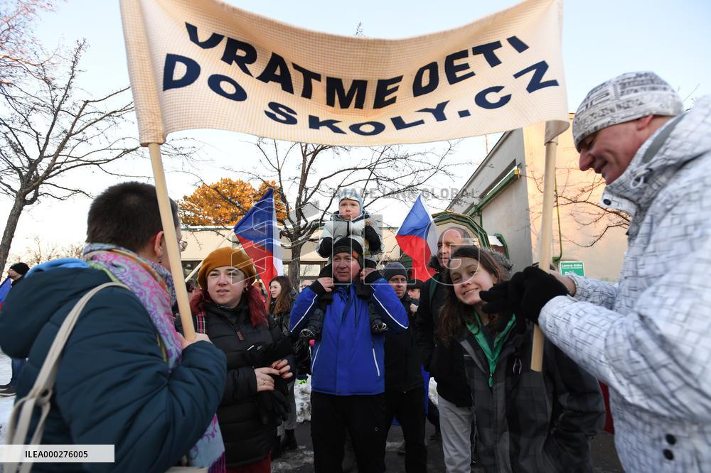 Saint Valentine march, Let Us Open the Czech Republic - Chcipl PES (PES/DOG Croaked)