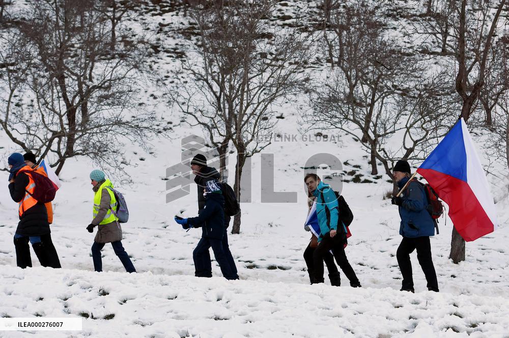 Saint Valentine march, Let Us Open the Czech Republic - Chcipl PES (PES/DOG Croaked)