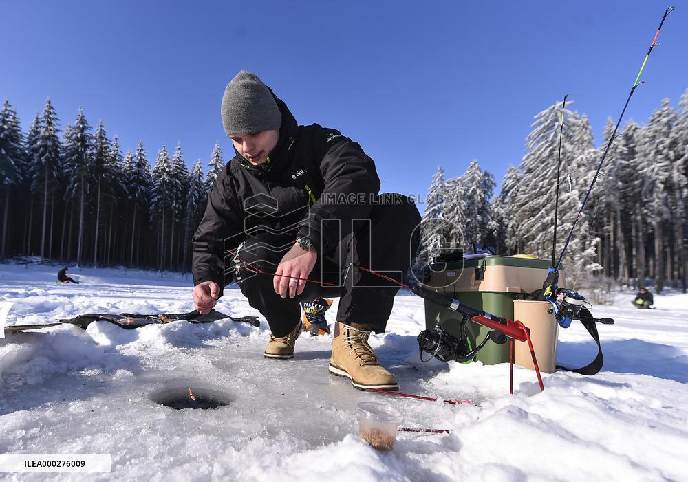 winter, ice-fishing
