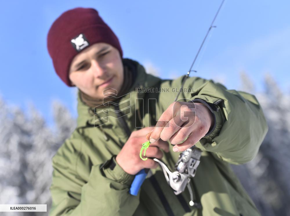 winter, ice-fishing