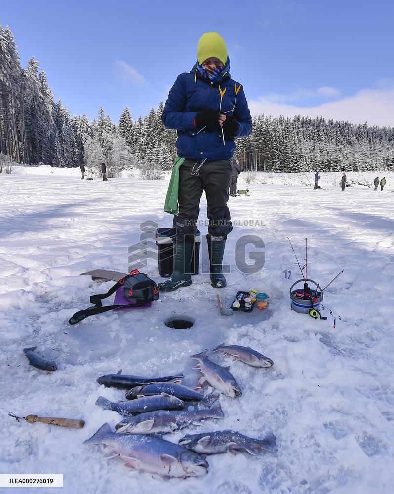 winter, ice-fishing