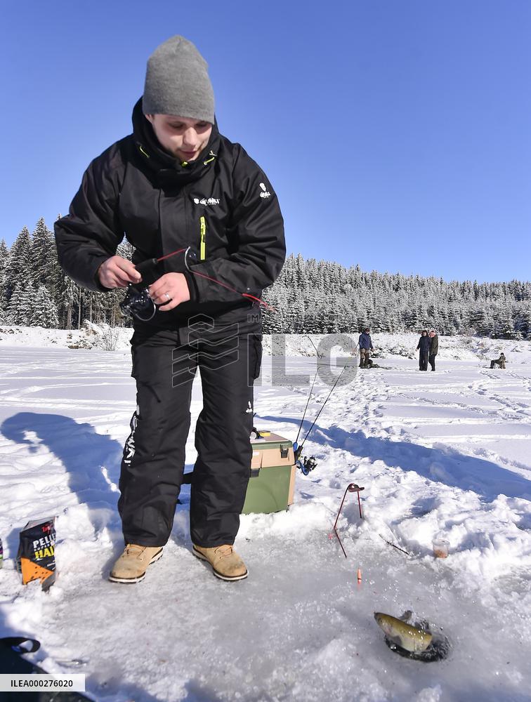 winter, ice-fishing