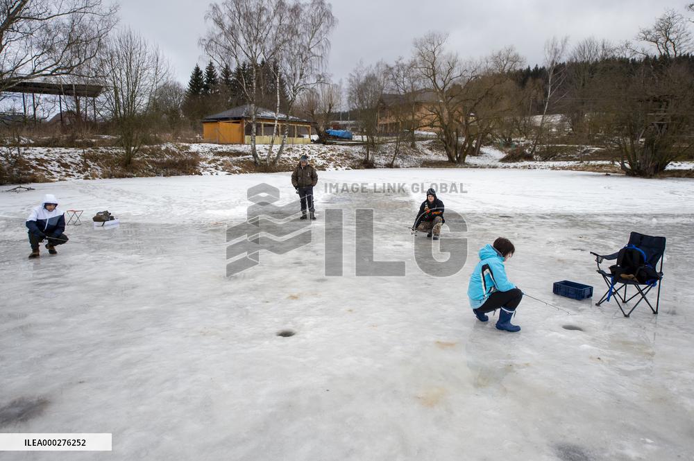 winter, ice-fishing